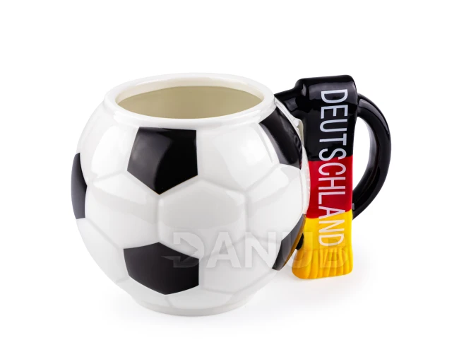 Futballbögre szurkolói sállal – Németország