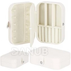 Ékszerdoboz rekeszekkel - 16x11x5 cm - krémszínű öko bőr glitterrel